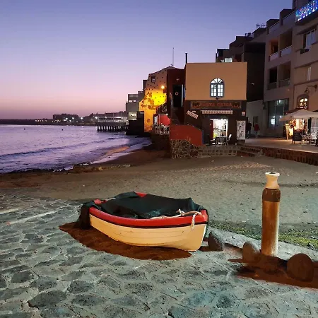 Apartmento La Perla アパート エル・メダノ